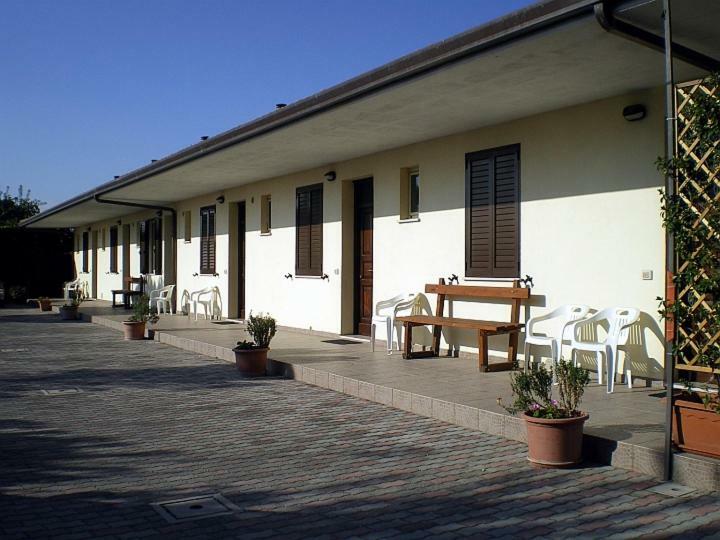 אסיסי Camere Carloni מראה חיצוני תמונה