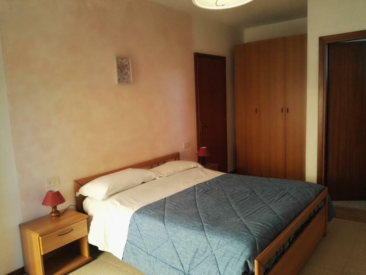 אסיסי Camere Carloni מראה חיצוני תמונה